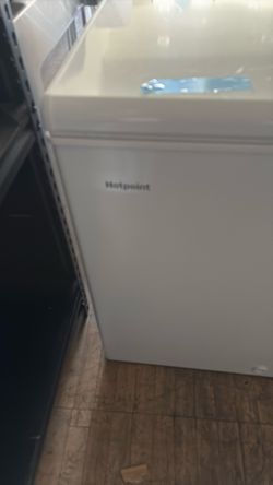 New. 9. Cubic Feet Freezer