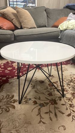 Round White Table