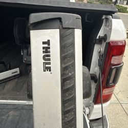 Thule AeroBlade Load Bars 60” (ARB60) – Roof Rack Crossbars (Silver) 