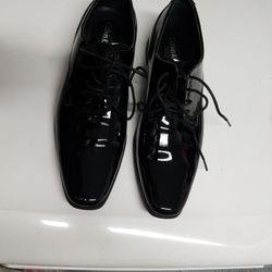 Men's Size 8 Formal CALVIN KLEIN shoes Almost New Used For Model Photo Shoot Only