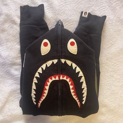 Bape Hoodie Medium Yes It’s Available 