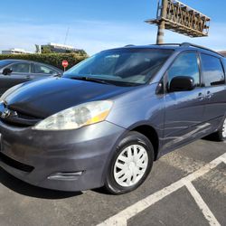 2007 Toyota Sienna With New Motor