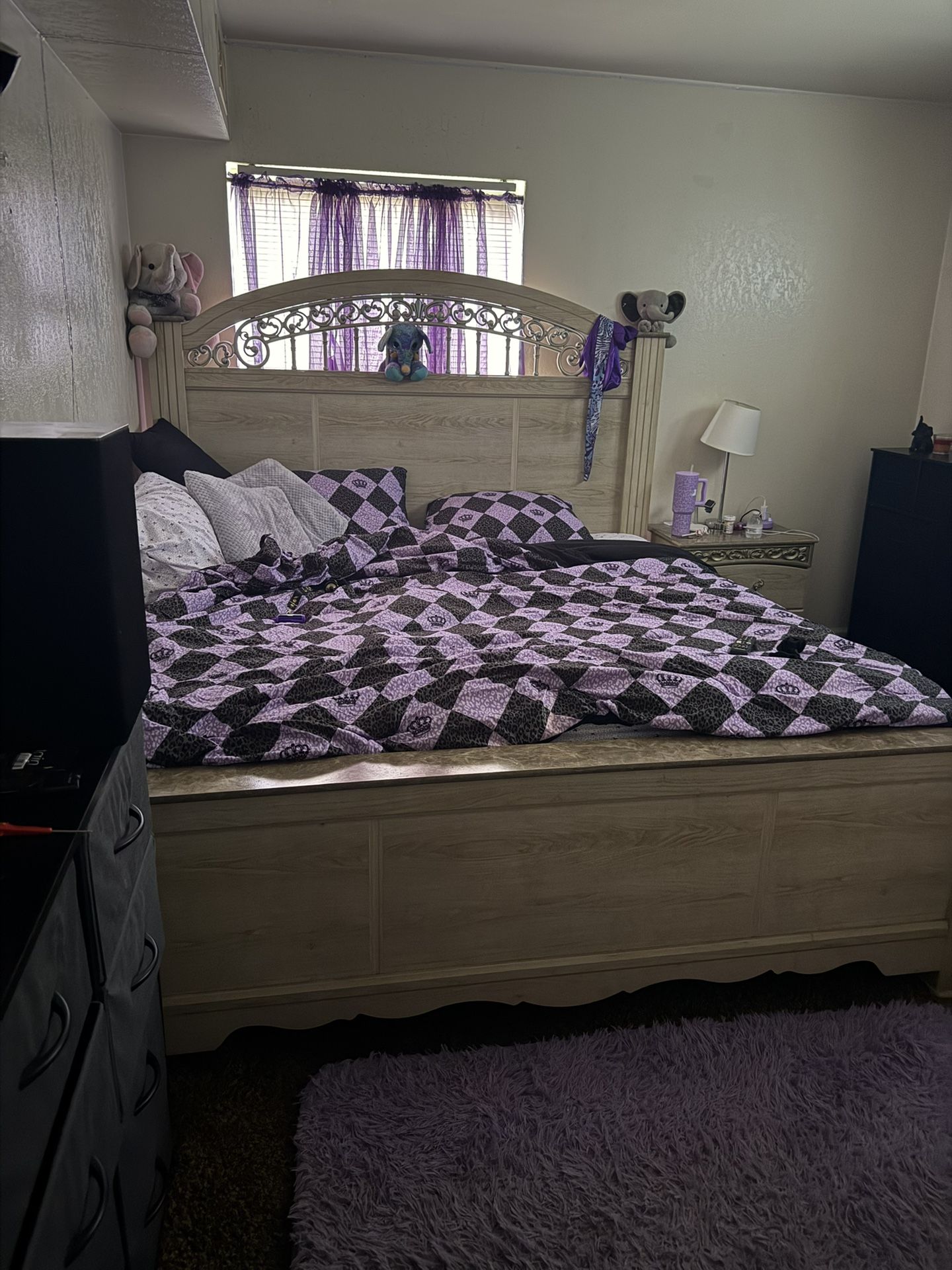 King  Size Bed Frame With Dressers And Side Stand 
