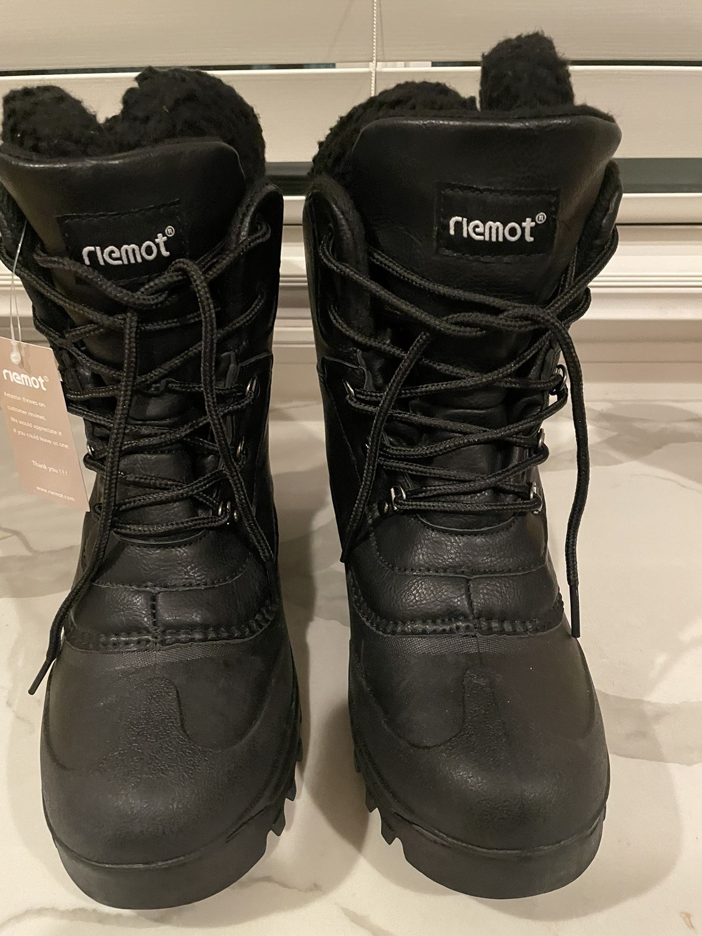 Riemot Women Size 8 Snow Boots