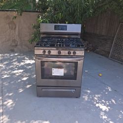 Frigidaire Stove