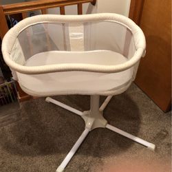 Halo Swivel Bassinest 