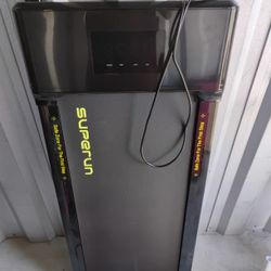 Digital Running Machine With A Controller