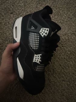Jordan 4 white thunder