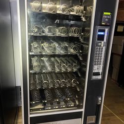 Credit Card Ready Snack Machine With Warranty And Delivery Available