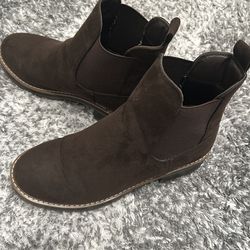 Botas de mujer número 8.