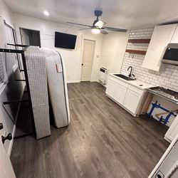 Bed queen mattress with boxspring and aluminum bed frame