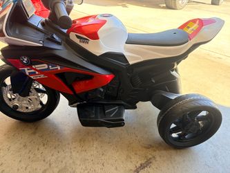 Three wheel toddler dirtbike