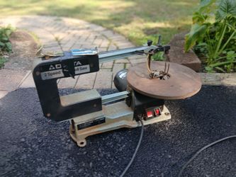 Delta 2 speed 16" scroll saw, great condition,