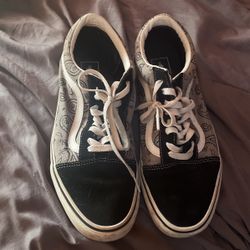 black and grey bandanna vans