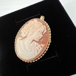 14k Gold Cameo 