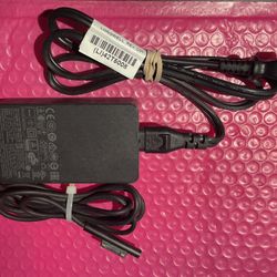 Microsoft model 1706 power adapter 15 V 1.6 amp