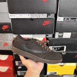 Jordan 1 Low Travis Scott Velvet Brown size 10.5 VNDS 