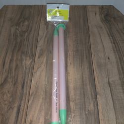 Crystal Palace Daisy 20 mm/US 35 Knitting Needles. Packaging has some wear from age and storage. Sold as is.

