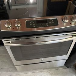 GE Slide In Electric Range 