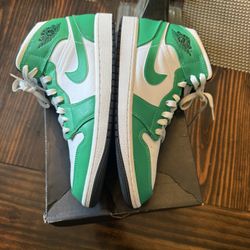 Air Jordan 1 Mid