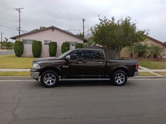 2014 Dodge Ram Laramie 5.7 hemi 1500