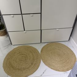 Two Round Rug 2”x2”/ 2 Alfombras Redonda 2”x2”