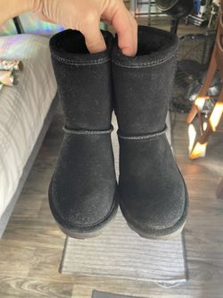 Almost Brand New Youth Bear Paw Black Boots Size 13