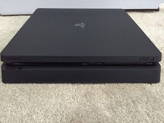 Sony PS4 Slim Console