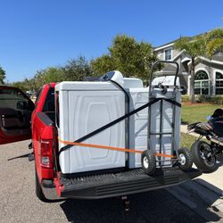 Delivery moving truck