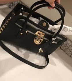 Mk Purse Black And Gold