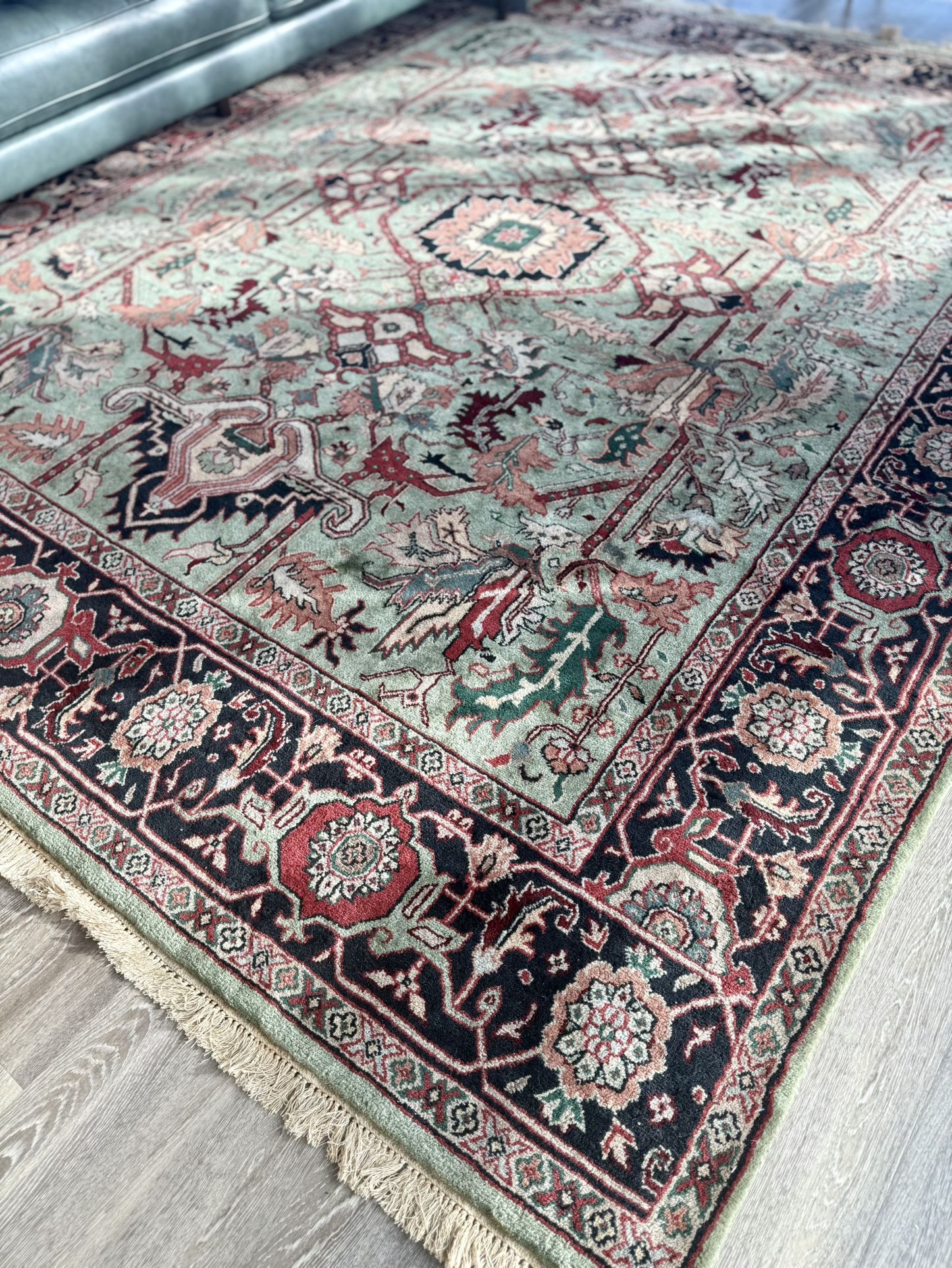 Heriz-Persian style rug excellent condition