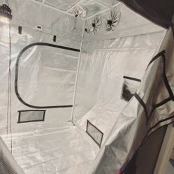 GORILLA GROW TENT W/ GROW  EQUIPMENT 