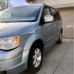 2009 Chrysler Town & Country