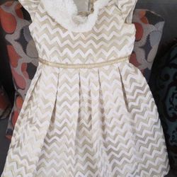 Vestido para niña talla 5/6 en muy buenas condiciones