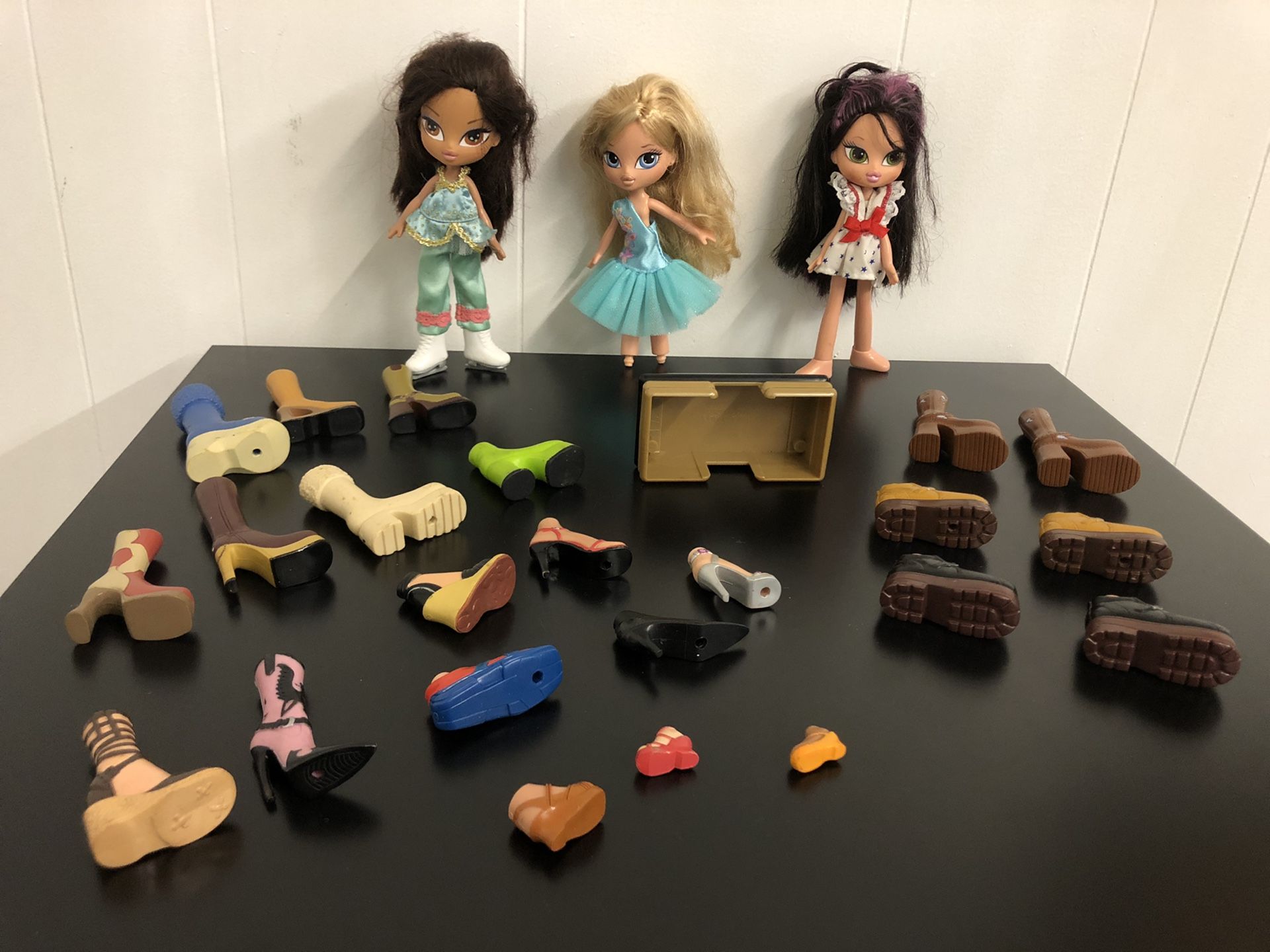 Bratz DOLLS lot