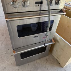 2015 Viking Double Oven 
