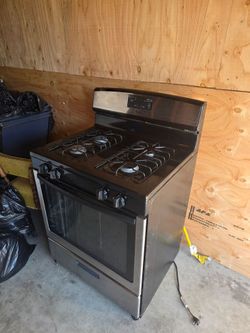 Fridge & stove with oven