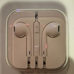 Brand New Apple Headphones Never Opened Or Used 