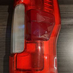 2017-2019 Ford F250-450 SD Taillight With Blindspot Monitor Included 