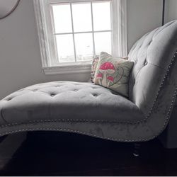 Velvet Chaise Lounge 