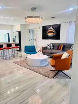 Moving sale ( wilton manors)