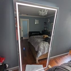 Nice LED Light Mirror (New)