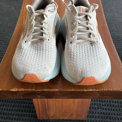 Women’s Brooks Walking Shoe 