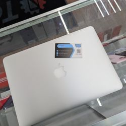 Apple MacBook Air 2017 With Cable And Box And Mouse 