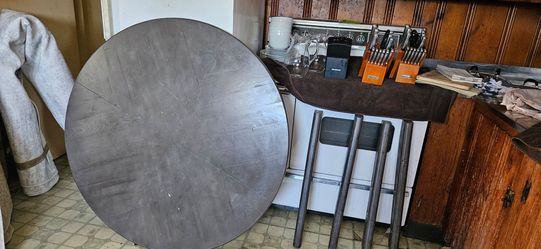 4 ft Round Table