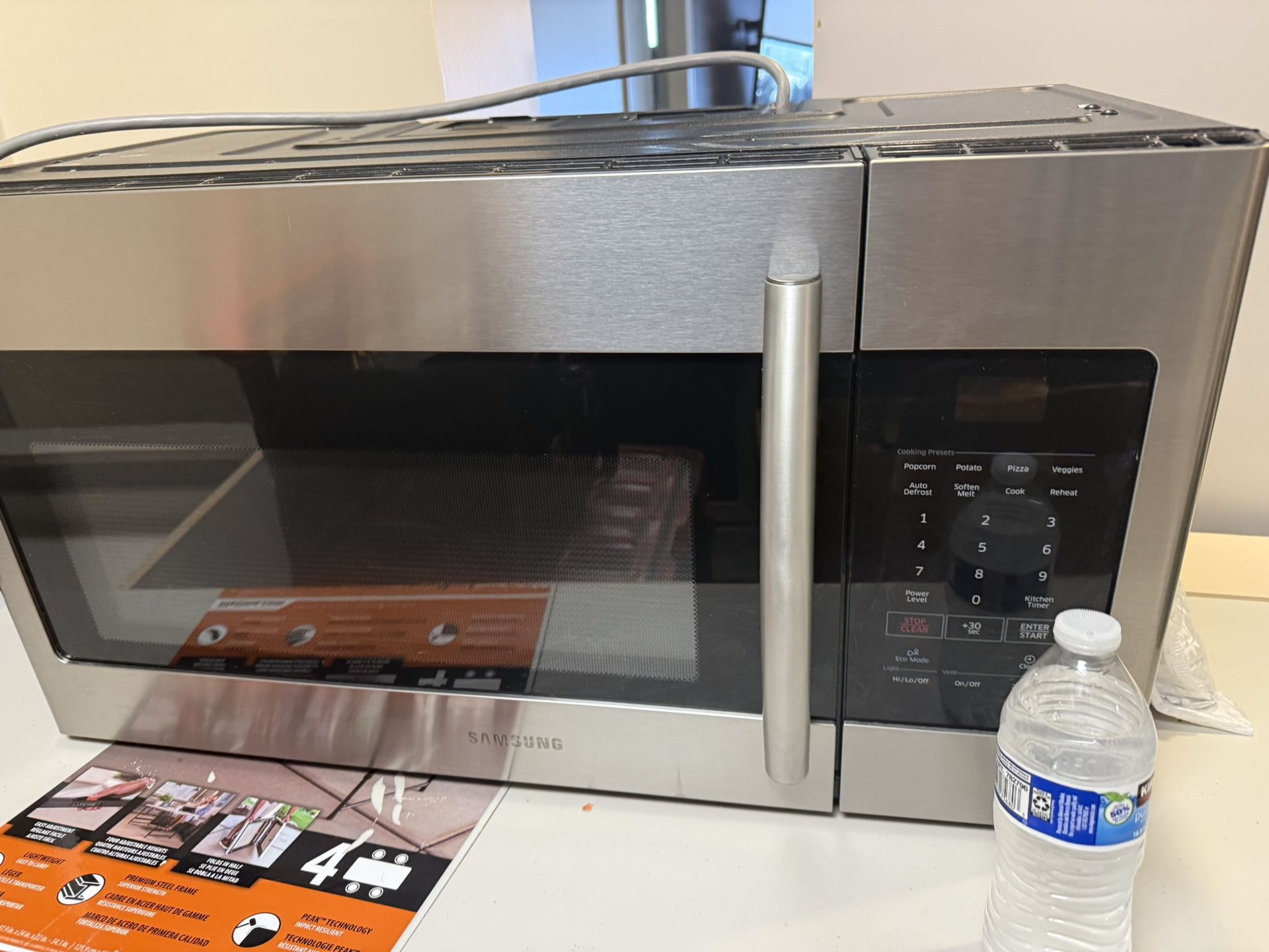 Samsung Built-In Wall Microwave – 30” W x 16” H x 15” D – Stainless Steel – Good Condition