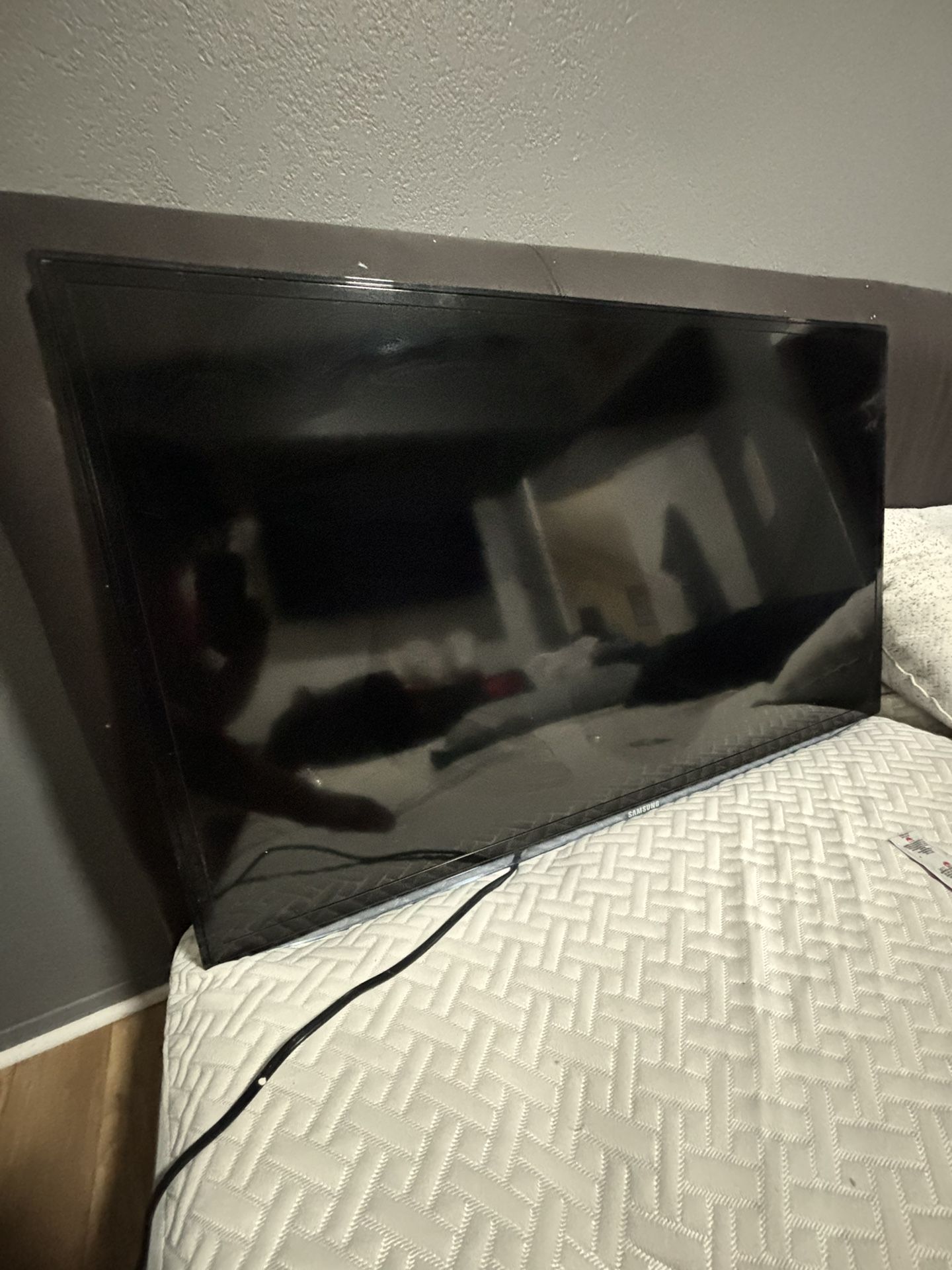  32” Samsung Smart Tv 