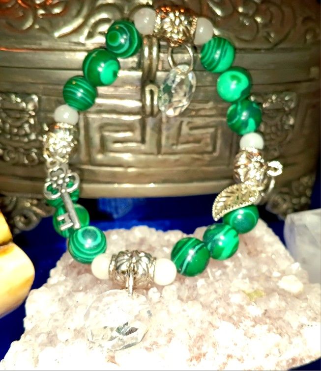 Bracelet Malachite And rose quartz. Charm bracelet Size medium