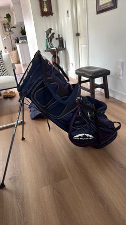 Sun Mountain Golf Stand Bag . Four 5 with rain head cover.