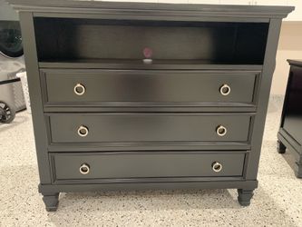 Black Living Spaces Dresser & Nightstand